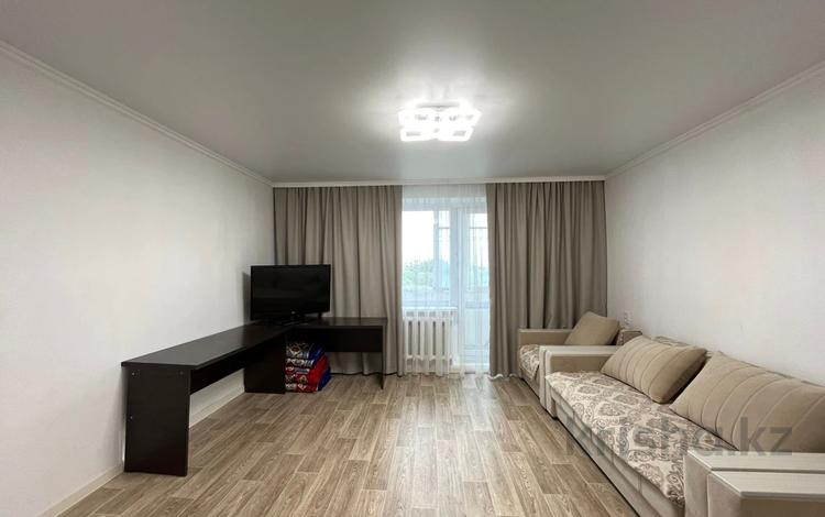 2-комнатная квартира · 55 м² · 6/9 этаж, мкр Юго-Восток, мкрн Гульдер-1 16 — лицей 101, Нома, Магнум за 21 млн ₸ в Караганде, Казыбек би р-н — фото 2