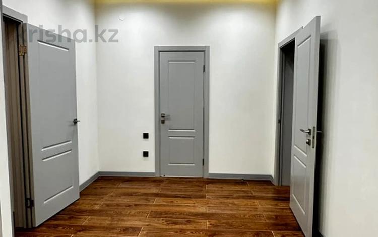 4-бөлмелі пәтер · 130 м² · 5/5 қабат, Алтын орда ш/а., бағасы: 70 млн ₸ в Актобе, мкр. Алтын орда — фото 25
