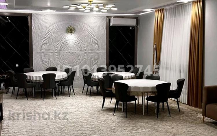 Жеке үй · 4 бөлме · 400 м², Золотое солнышко, бағасы: 250 000 ₸ в Актау — фото 2