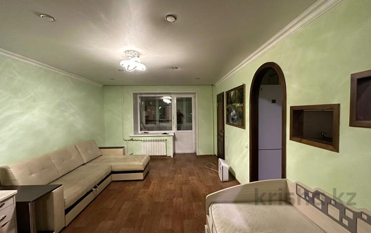 1-комнатная квартира, 35 м², 2/5 этаж, алтынсарина за 15 млн 〒 в Петропавловске — фото 5