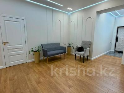 4-комнатная квартира · 150 м² · 14/16 этаж, Гагарина проспект 124 — Абая за 140 млн ₸ в Алматы, Бостандыкский р-н