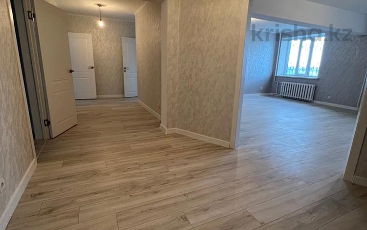 4-комнатная квартира, 136 м², 1/9 этаж, Кумисбекова 6 — Абая