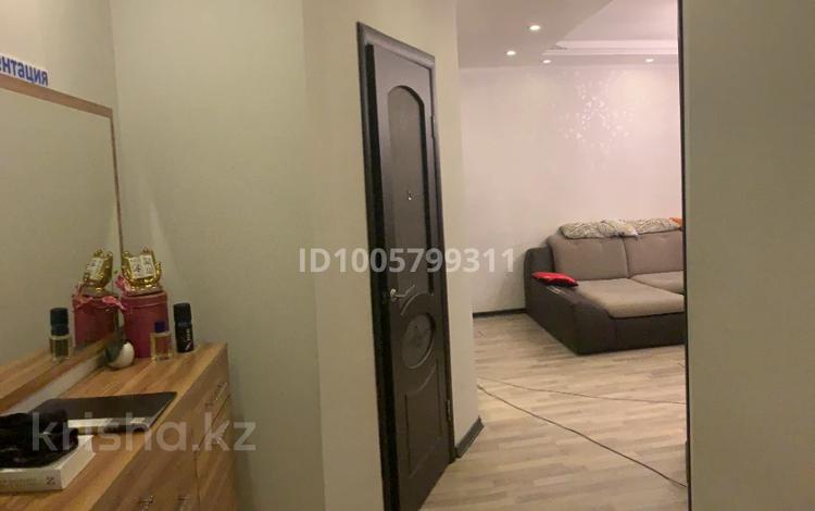 3-комнатная квартира · 87.2 м² · 5/16 этаж, мкр Юго-Восток, Шахтеров — Республики за 42 млн ₸ в Караганде, Казыбек би р-н — фото 13
