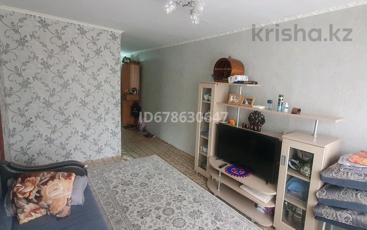 3-комнатная квартира · 54 м² · 1/5 этаж, Парковая 126 — Парковая ,50 лет,франко за 12 млн 〒 в Рудном — фото 3