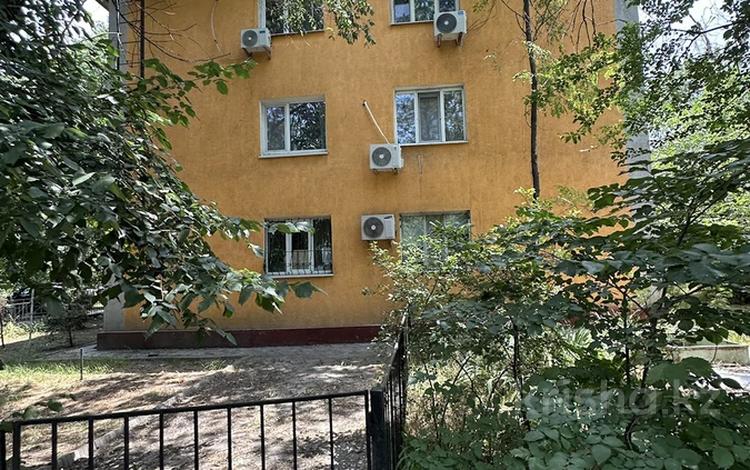 2-бөлмелі пәтер · 42 м² · 2/3 қабат, Жандосова 15, бағасы: 29 млн ₸ в Алматы, Бостандыкский р-н — фото 2