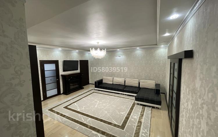 3-комнатная квартира · 120 м² · 4/4 этаж, ул. Желтоксан 9 — ул. А.Токмаганбетова за 400 000 ₸ в  — фото 83