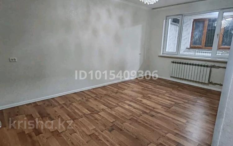 3-бөлмелі пәтер · 65 м² · 2/3 қабат, 4-шағынаудан 5 — Момышулы, бағасы: 150 000 ₸ в Шымкенте, Туран р-н — фото 2