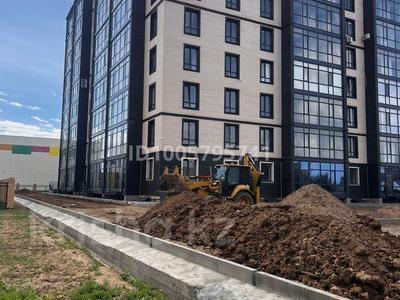 2-бөлмелі пәтер · 90 м² · 8/9 қабат, Самал 72/4, бағасы: 33 млн ₸ в Уральске