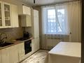 2-бөлмелі пәтер · 90 м² · 8/9 қабат, Самал 72/4, бағасы: 33 млн ₸ в Уральске — фото 4