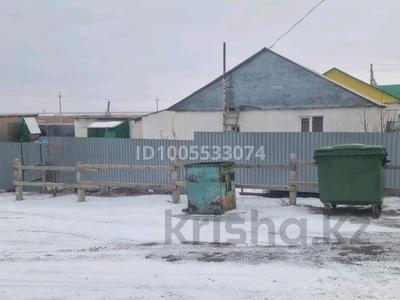 Отдельный дом · 3 комнаты · 100 м² · 8 сот., Абдолла Жумагалиева 2/2 — Магазин Асель за 14.5 млн 〒 в Аксае