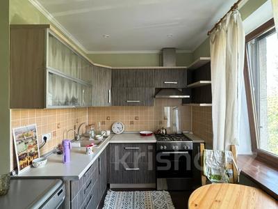 3-комнатная квартира, 90 м², 5/5 этаж помесячно, Кунаева 163 — Шевченко за 500 000 〒 в Алматы, Медеуский р-н