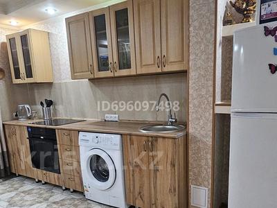 2-комнатная квартира · 56.1 м² · 10/12 этаж, Казахстан 72 за 16 000 〒 в Усть-Каменогорске
