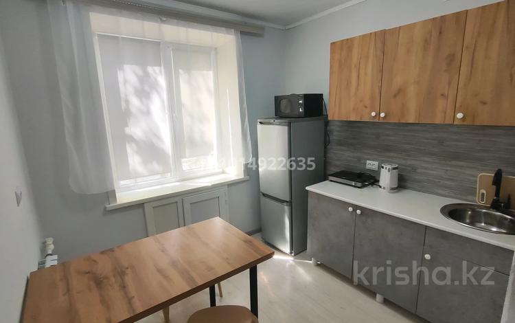 2-комнатная квартира · 40 м² · 1/4 этаж, Байсеитовой 8 — Абая за 10 000 ₸ в Балхаше — фото 2