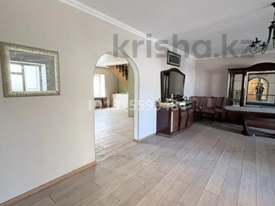 3-бөлмелі пәтер · 180 м² · 2/5 қабат, Абая 1в — Храм Адриана и Натальи, бағасы: 60 млн ₸ в 