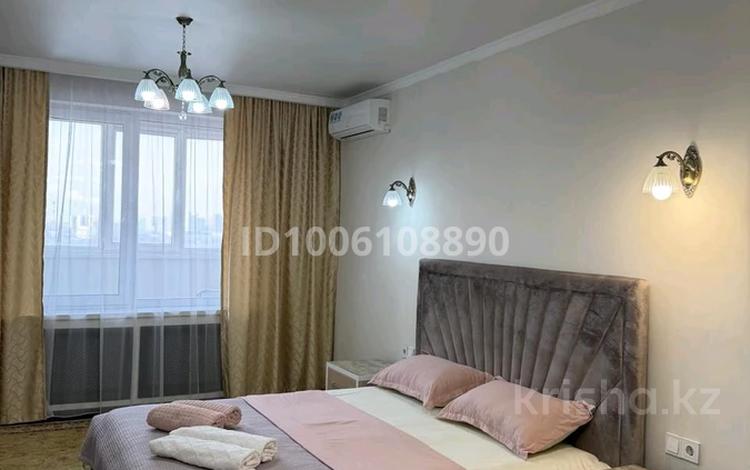 2-бөлмелі пәтер · 80 м² · 6/18 қабат, Брусиловского 167 — Есенжанова Прокофьева, бағасы: 25 000 ₸ в Алматы, Алмалинский р-н — фото 11