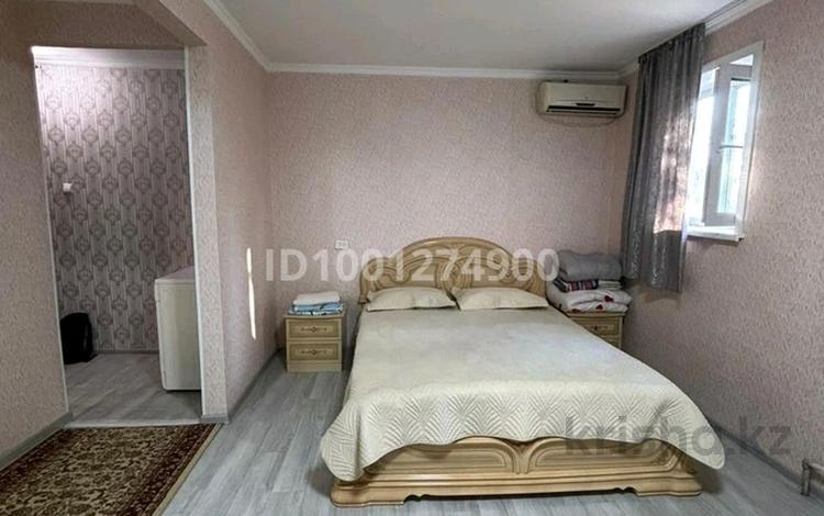 1-комнатная квартира · 40 м² · 1/5 этаж, 40 квартал 5 за 10 000 ₸ в Семее — фото 2