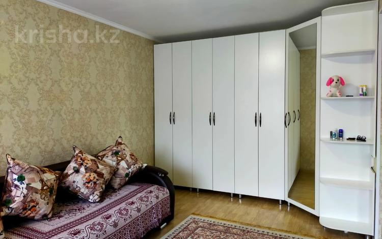 1-комнатная квартира, 33 м², 2/4 этаж помесячно, Аносова за 180 000 〒 в Алматы, Алмалинский р-н — фото 2
