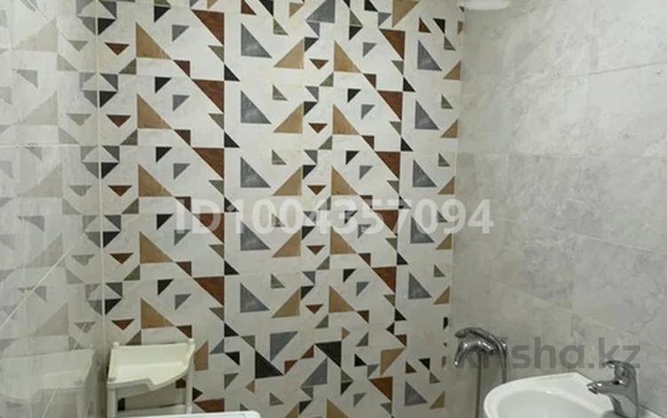 2-комнатная квартира · 46 м² · 4/5 этаж, мкр Новый Город, Ерубаева 46 — Возле ДВД, ДДЮ, гимназии 93 за 180 000 ₸ в Караганде, Казыбек би р-н — фото 2