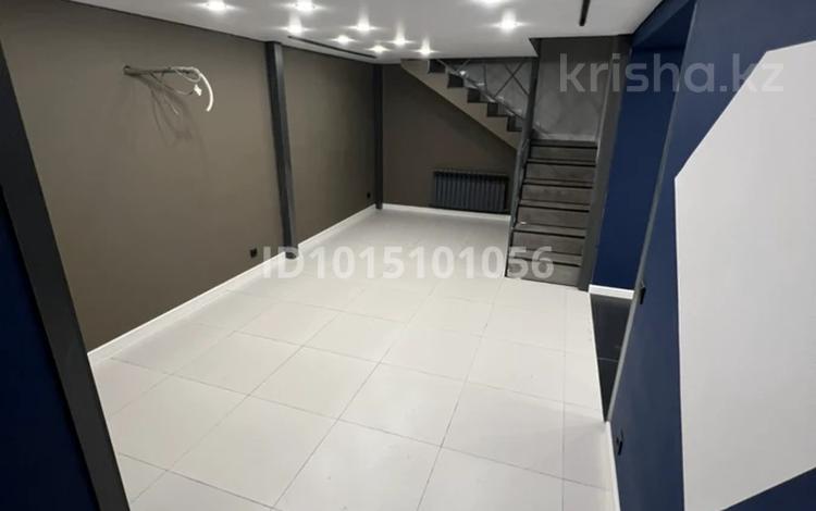 Офисы, кабинеты и рабочие места · 15 м² за 250 000 ₸ в Астане, Нура р-н — фото 2