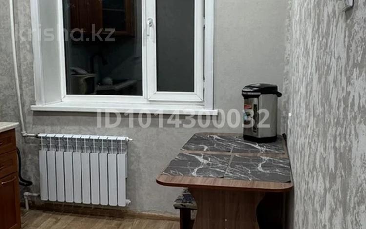 1-комнатная квартира · 36 м² · 2/5 этаж, 408-й квартал, 14 / Кешрима Бозтаева улица, 59а 14 за 10 000 ₸ в Семее — фото 2