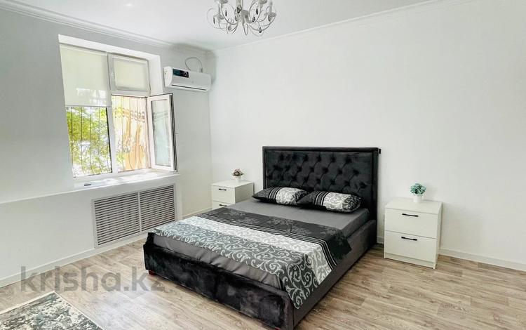 1-комнатная квартира · 35 м² · 1/3 этаж, мкр Центральный, Азаттык 72 — Шалкыма за 140 000 〒 в Атырау — фото 3