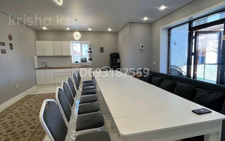Дом · 2 комнаты · 150 м², Дом Баня Караоке 218 — Асан 2 за 55 000 ₸ в Уральске, мкр Школьник — фото 14