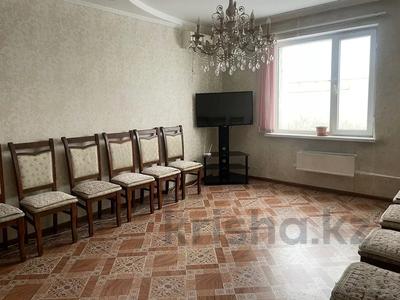 4-комнатная квартира, 100 м², 4/5 этаж помесячно, Гарышкер 4 за 200 000 〒 в Талдыкоргане