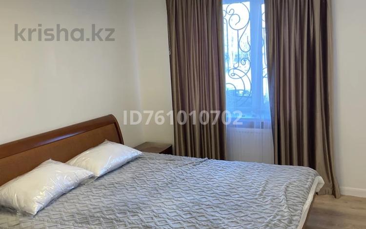 3-комнатная квартира · 70 м² · 2/5 этаж, Момышулы 21 — Остановка Фантазия за 20 000 〒 в Шымкенте, Туран р-н — фото 2