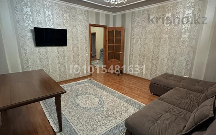 3-бөлмелі пәтер · 64 м² · 2/5 қабат, Голубые пруды ш/а. 15, бағасы: 230 000 ₸ в Караганде, Алихана Бокейханова р-н — фото 2