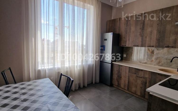 1-комнатная квартира · 43 м² · 10/16 этаж, Тауелсиздик 23 — Шарль де Голль за 230 000 ₸ в Астане, Алматы р-н — фото 2