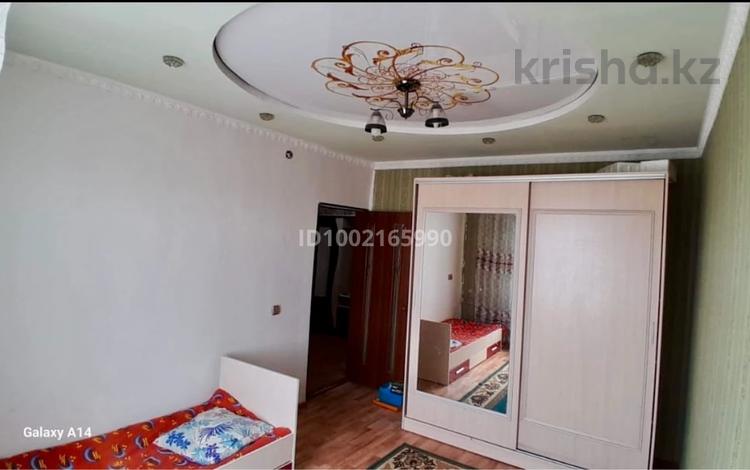 3-бөлмелі пәтер · 61 м² · 4/4 қабат, 1 мкр 29 — жеңіс саябағы маңында, бағасы: 13 млн ₸ в Туркестане — фото 2
