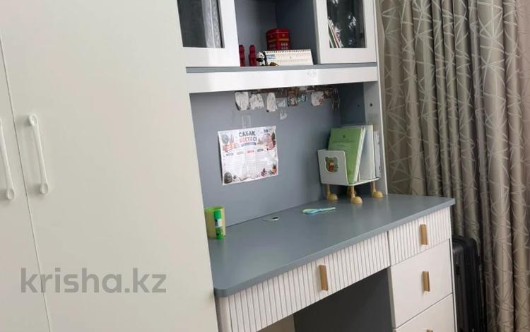 4-комнатная квартира · 120 м² · 17/20 этаж, мкр Мамыр-1 за 105 млн ₸ в Алматы, Ауэзовский р-н — фото 2