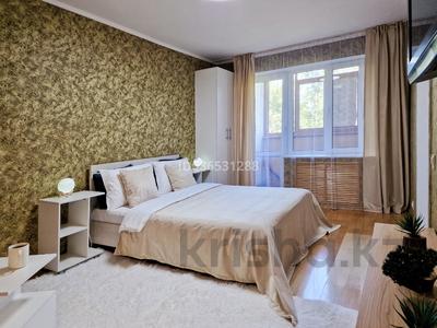 1-комнатная квартира, 43 м², 3 этаж посуточно, мкр Таугуль 38 за 15 000 〒 в Алматы, Ауэзовский р-н