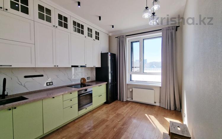 3-комнатная квартира · 90 м² · 5/18 этаж, Мангилик Ел 47 за 500 000 ₸ в Астане, Есильский р-н — фото 2