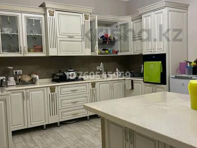 Үйдің бір бөлігі · 6 бөлме · 240 м² · 8 жүзд., мкр Северо-Запад 12 — Нығмет Төлендіұлы 14, бағасы: 100 млн ₸ в Шымкенте, Абайский р-н