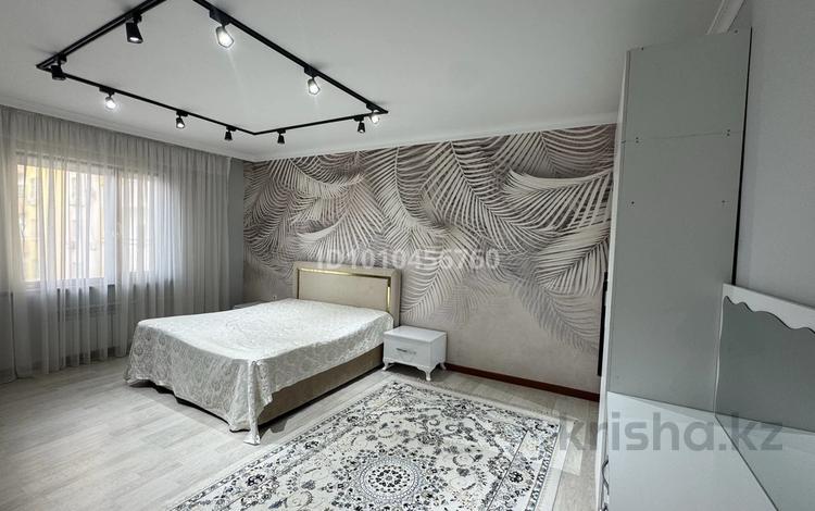 3-бөлмелі пәтер · 100 м² · 11/16 қабат, мкр. Алмагуль, Мкр Алмагуль 21 дом, бағасы: 290 000 ₸ в Атырау — фото 2