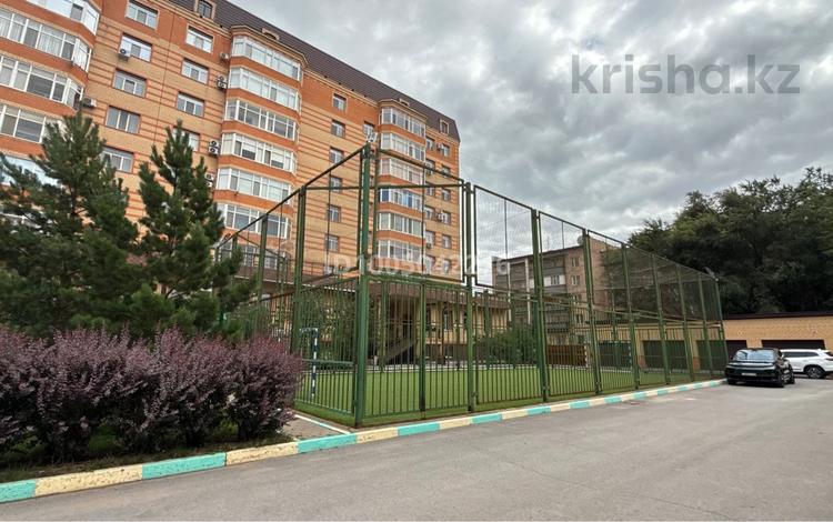 4-бөлмелі пәтер · 146.3 м² · 6/8 қабат, мкр Михайловка , Касыма Аманжолова 17, бағасы: 135 млн ₸ в Караганде, Казыбек би р-н — фото 2