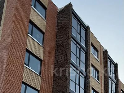 3-бөлмелі пәтер · 97.3 м² · 5/5 қабат, Ленинградская 31а — ТЦ «Пирамида», бағасы: ~ 38.9 млн ₸ в Петропавловске