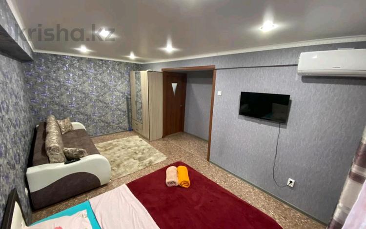 1-комнатная квартира, 35 м², 3 этаж посуточно, Торайгырова 111 за 10 000 〒 в Павлодаре — фото 15