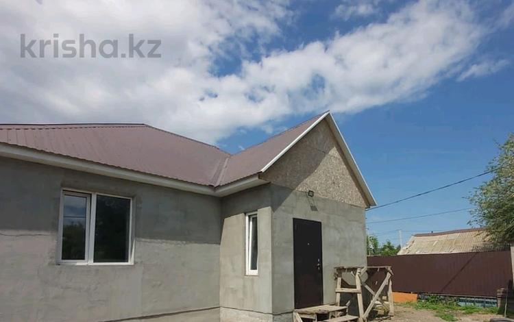 Отдельный дом · 3 комнаты · 81 м² · 2.5 сот., Махамбет Акына 5 А за 24 млн 〒 в Уральске — фото 2