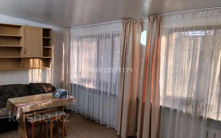 1-комнатная квартира · 42 м² · 1/2 этаж, 6й микрорайон, Полетаева 4 — Ермекова- Газалиева за 130 000 ₸ в Караганде, Казыбек би р-н — фото 2
