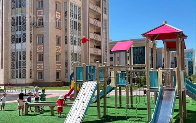 3-комнатная квартира · 110 м² · 5/9 этаж, Нажимеденова 14б за 54.6 млн ₸ в Астане, Сарайшык р-н — фото 2