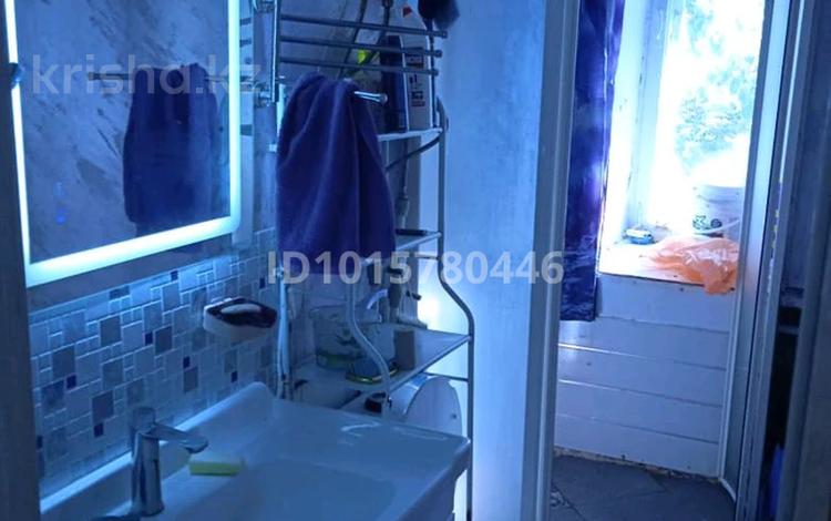 3-бөлмелі пәтер · 65.9 м² · 2/2 қабат, пищевиков 11, бағасы: 15 млн ₸ в Семее — фото 2