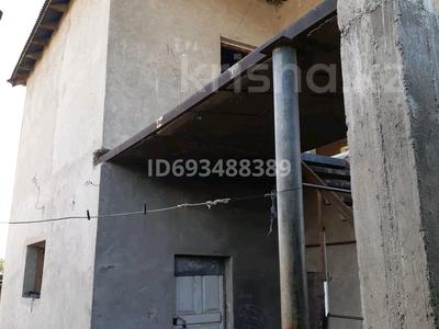 Жеке үй · 10 бөлме · 400 м² · 8 жүзд., Айсакөл көшесі 1, бағасы: 17 млн ₸ в Шымкенте, Туран р-н