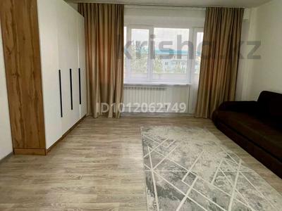 1-комнатная квартира · 54 м² · 7/9 этаж, Микрорайон Алтын Ауыл 17 за 180 000 〒 в Каскелене
