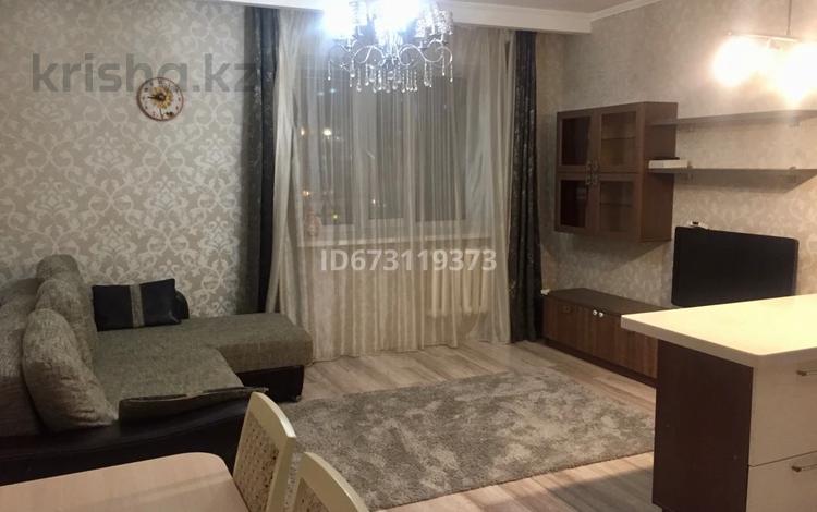 3-комнатная квартира, 85 м², 7/9 этаж помесячно, Сауран 5Г