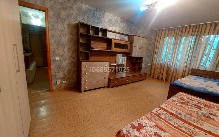 2-комнатная квартира, 44 м², 4/4 этаж помесячно, мкр №2 25