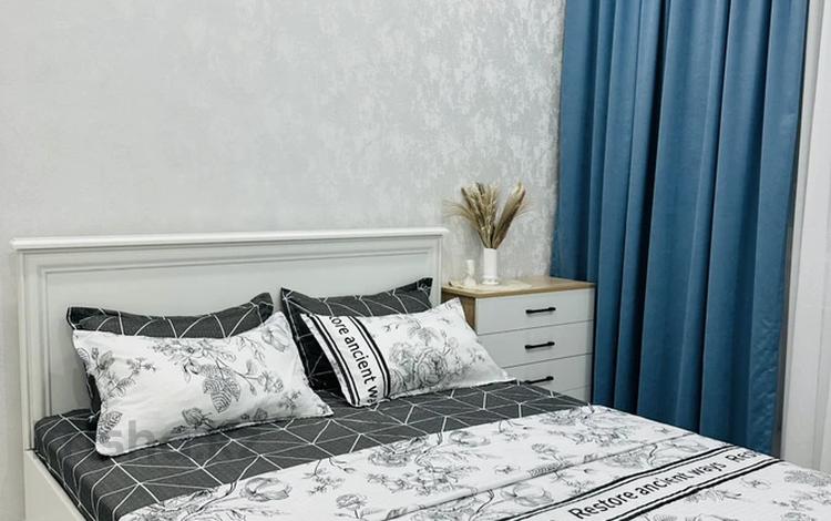 2-комнатная квартира · 77 м² · 6/9 этаж, мкр Нурсая, Абулхайыр хана 51а за 13 000 〒 в Атырау — фото 14