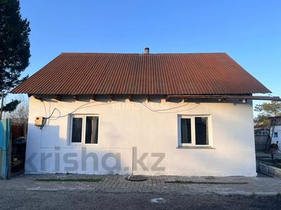 Жеке үй · 4 бөлме · 41 м² · 6 сот., Просп. Каныша Сатпаева 11/1, бағасы: 8 млн ₸ в Усть-Каменогорске, Ульбинский