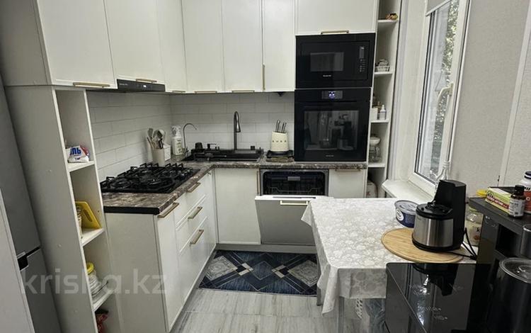 3-комнатная квартира · 63 м² · 2/5 этаж, Назарбаева (Фурманова) 189/2 — Сатпаева за ~ 70 млн ₸ в Алматы, Бостандыкский р-н — фото 2